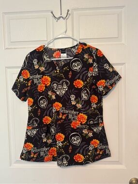 Disney Coco Black Floral Remember Me Scrub Top * BRAND NEW WITHOUT TAGS*